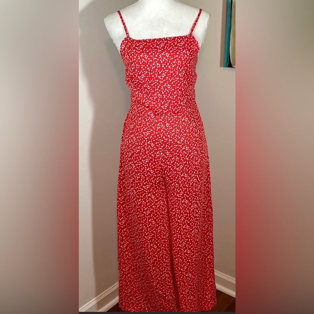 Wild Fable cut-out wide leg
jumpsuit/ romper size Medium